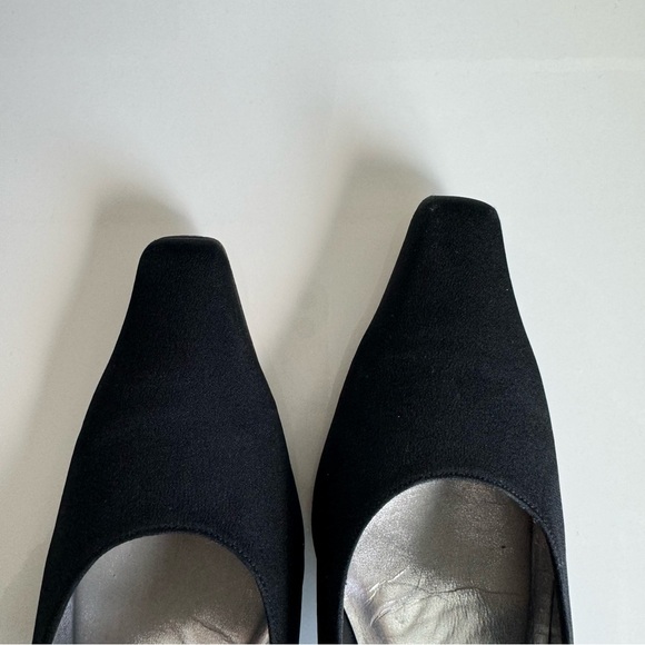 Stuart Weitzman Low Black Pointed Toe Heels - Picture 10 of 13